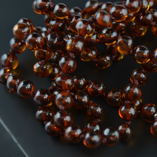 Baroque beads necklace with cognac pendant